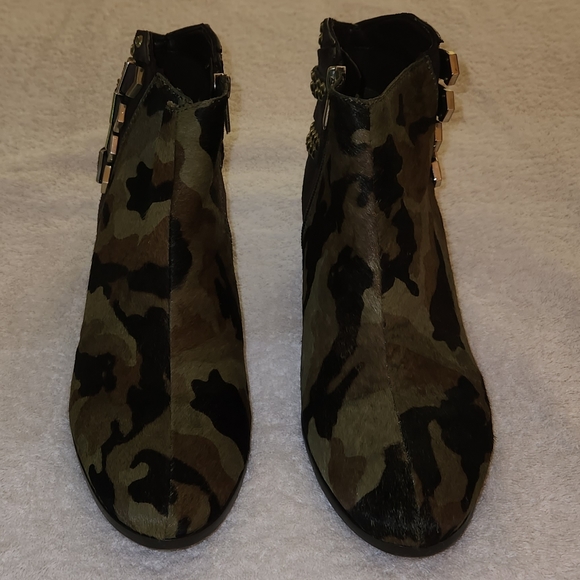 EUC Sam Edelman Suede Booties - Picture 1 of 6